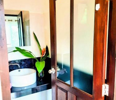Hin Hong House | Mangrove beach house Sri Thanu