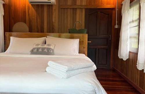 Ko Kood Bed & Breakfast | Mangrove bungalow & restaurant