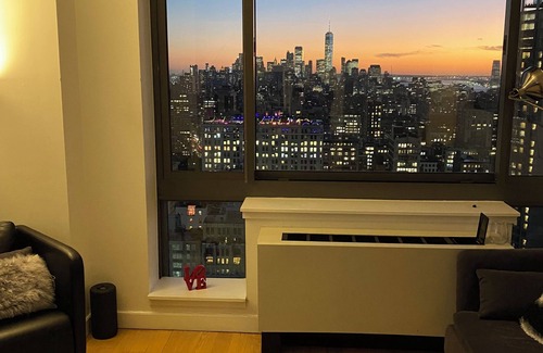 Union Square Apartment | Manhattan Luxe Views Near Empire State