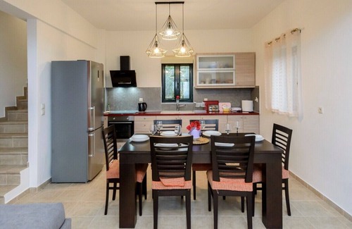 Riglia Villa | Mani's Best Kept Secret - Seaview Villa Lida