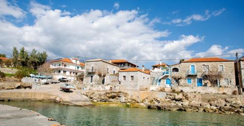 Riglia House | Mani Stone Towers