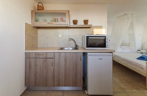 Lefktron Apartment | Mani Summer Escape - Spacious Home, Fully equipped