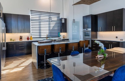 Manila House | Manila Lot 7 · King bed, high end, new home, hot tub, steam room