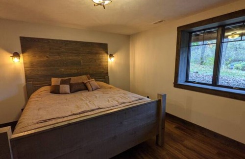Fife Lake Cabin | !Manistee River Log Cabin!