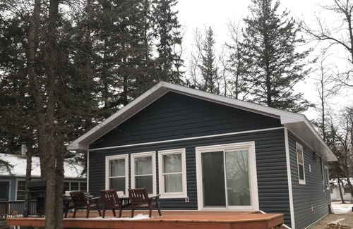 Dunnottar House | Manitoba Monsters Await- LW Ice Fishing Accommodations
