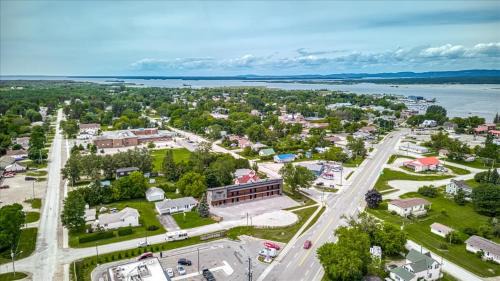 Manitoulin District Hotel | Manitoulin Motel
