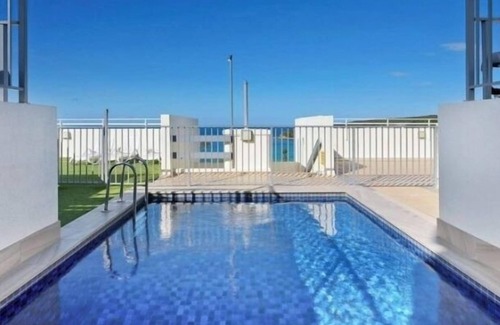 Manly Condo | Manly to Shelly Ocean Beach Views Sunrise & Sunset