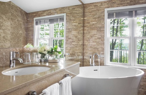 North Hatley Hotel | Manoir Hovey