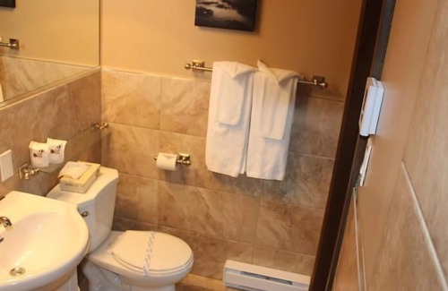 Sainte-Anne-des-Monts Hotel | Manoir sur Mer