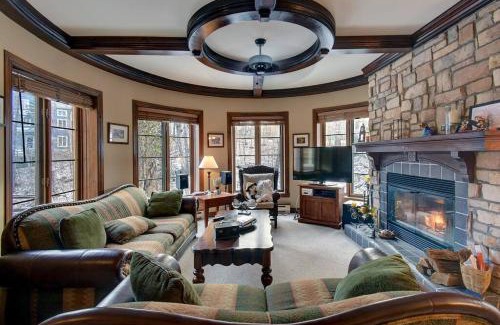 Mont-Tremblant House | Manoirs-Luxury Golf - 1KM to Mont-Tremblant with AC