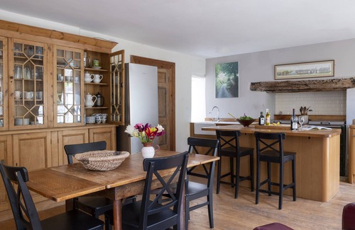 Dartmouth House | MANOR FARMHOUSE, pet friendly, luxury holiday cottage in Dittisham