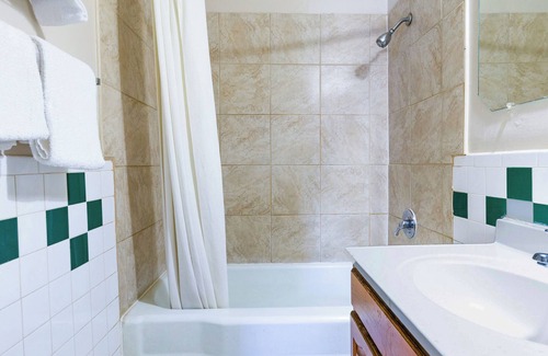 Westchester Hotel | Manor Motel By OYO Near Oak Brook/Chicago Westchester