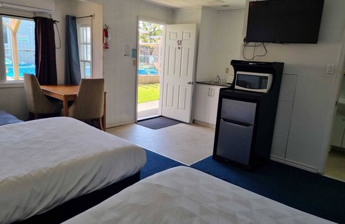 Southampton Hotel | Manor Motel