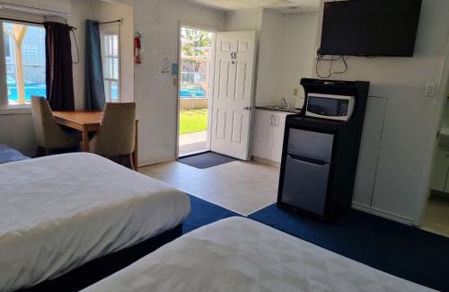 Southampton Hotel | Manor Motel