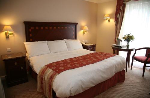 High Wych Hotel | Manor Of Groves Hotel, Golf & Health Club