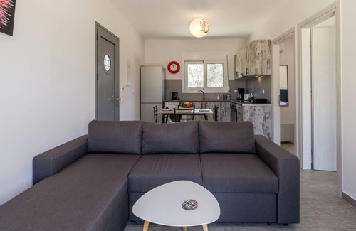 Sarlata House | Manos House - Elegant Modern Escape