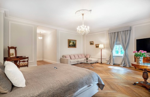Nowe Warpno Bed & Breakfast | Manowce Palace - Suite with Garden View (Room 15)