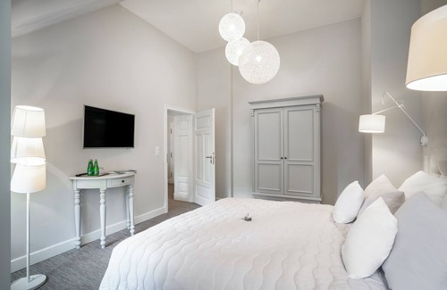 Nowe Warpno Bed & Breakfast | Manowce Palace - Triple Room with Lake View (Room 4)