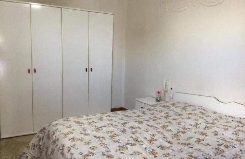 Floridia Apartment | Mansarda arredata