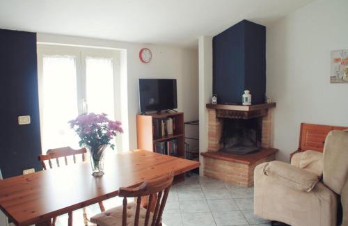 Montefranco Apartment | Mansarda con camino