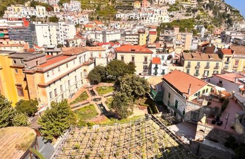 Maiori Apartment | Mansarda Oblique