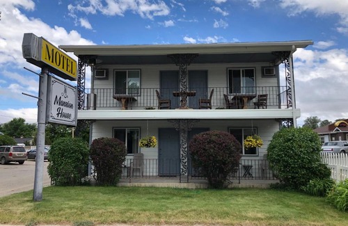 Buffalo Hotel | Mansion House Motel