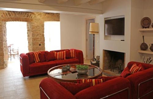 Castellnou de Bages House | Mansion in Castellnou near Pedraforca Mountains