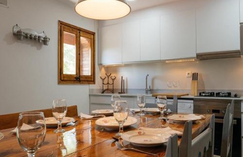 Castellnou de Bages House | Mansion in Castellnou near Pedraforca Mountains