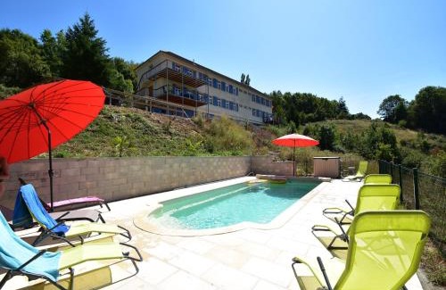 Cuzy House | Mansion in Cuzy with Pool and Scenic Views, cleaning included