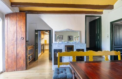 San Martin Sarroca House | Mansion in St Martí with Vineyards & Garden