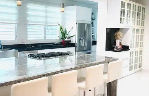 Pueblo Viejo House | Mansion Laura - a master room for everyone.