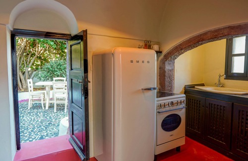 Megalochori Villa | Mansion Sophia- Famous Santorini Villa - Car Rental included- Private & Spacious