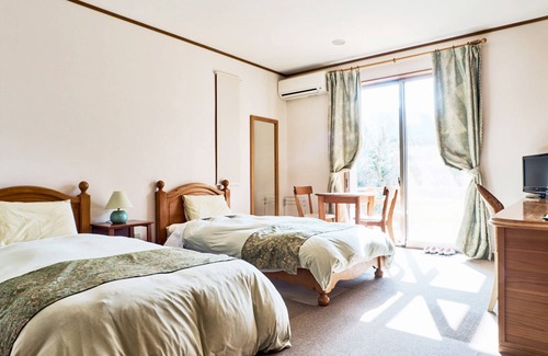Hachijo Hotel | Mantenbo