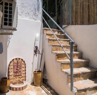 Exanthia Apartment | Manthiata Studios