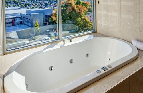 Launceston CBD Hotel | Mantra Charles Hotel Launceston