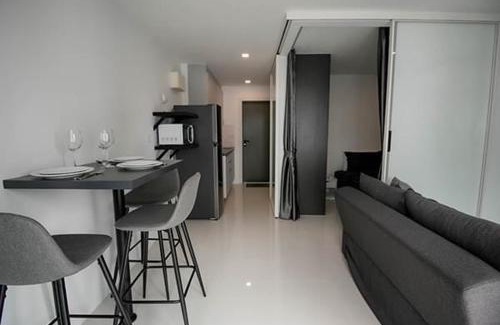 Kram Apartment | Mantra Condo M165