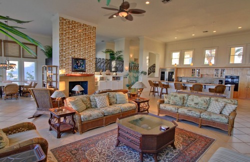 The Shores House | Manu Kai Elegant Beachfront retreat for large families. Private House with Swimming pool and Hot tub