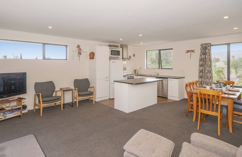 Tairua House | Manuka Lodge – Tairua Holiday Home