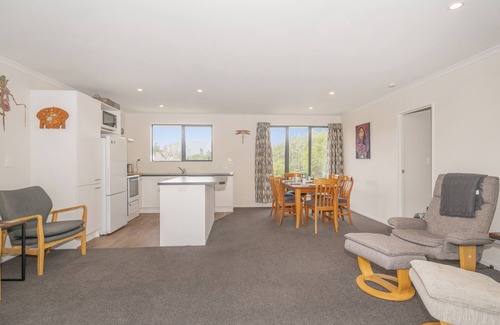 Tairua House | Manuka Lodge – Tairua Holiday Home