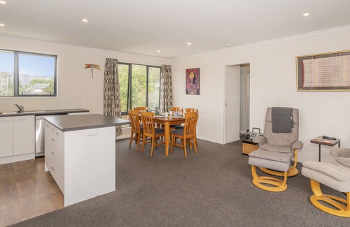 Tairua House | Manuka Lodge – Tairua Holiday Home