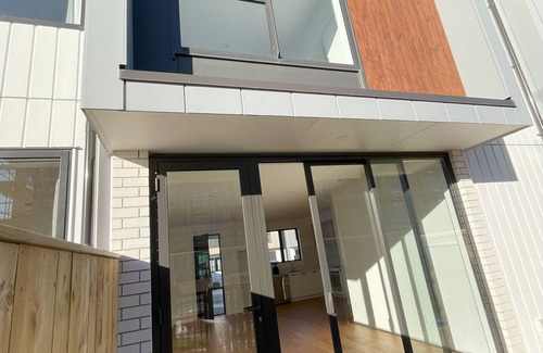 Manurewa House | Manukau Centre Pacific Garden's new 3 BRM townhouse for Rent!