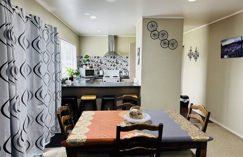 Manurewa House | Manukau Two Bedroom House
