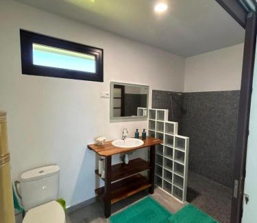 Paea House | Manuura village