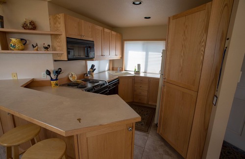 Century West Condo | MANY GOOD DATES AVAILABLE! EXCELLENT VIEWS OF CITY. MT BACHELOR & TOWN CLOSE.