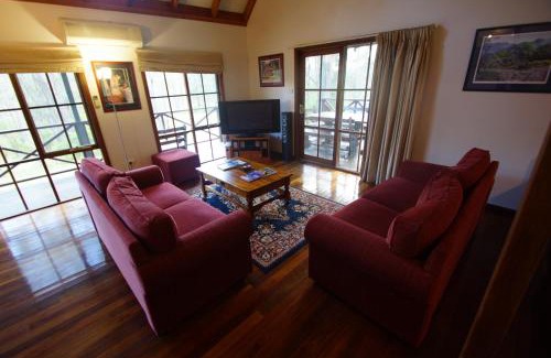 Lovedale Cabin | Manzanilla Ridge