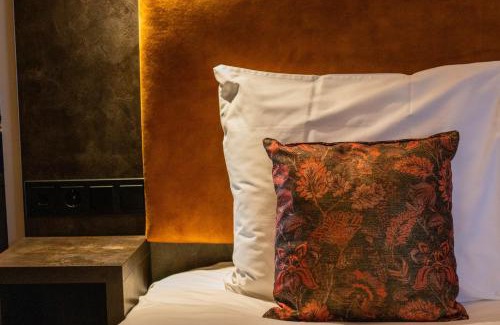 Zaandam Hotel | Manzo's Suites
