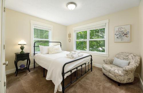 Maple City House | Maple City Farm Pet Friendly