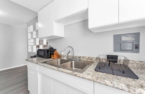 Maple Heights Apartment | Maple Heights Getaway