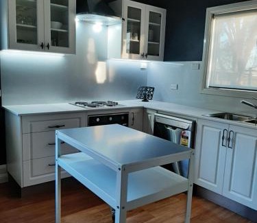 Butlers Falls House | Maple Leaf Cottage