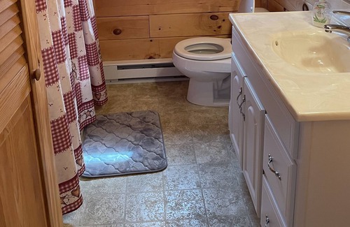 Star Lake Cabin | Maple Mountain Cabin -Year round rental- Summer, Fall. Winter, and Spring